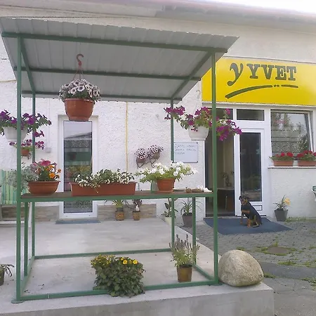 Yvet Lejlighed *