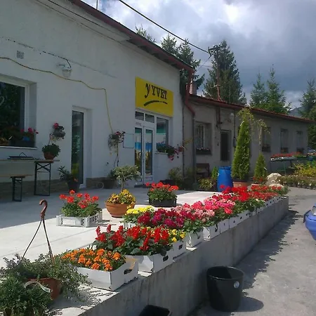 Yvet アパート Sučany