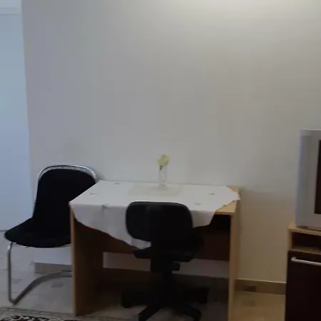 Yvet Apartment *