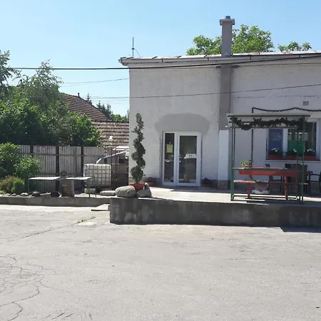 Yvet Apartmán Sucany